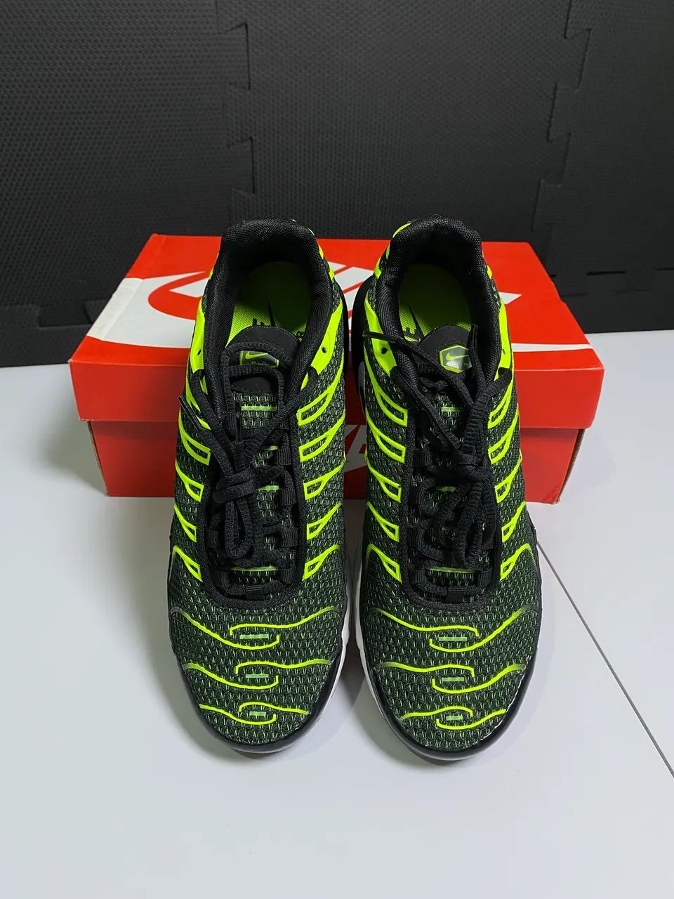Nike Air Max Plus 'Black Volt' 2018 - Foto 3