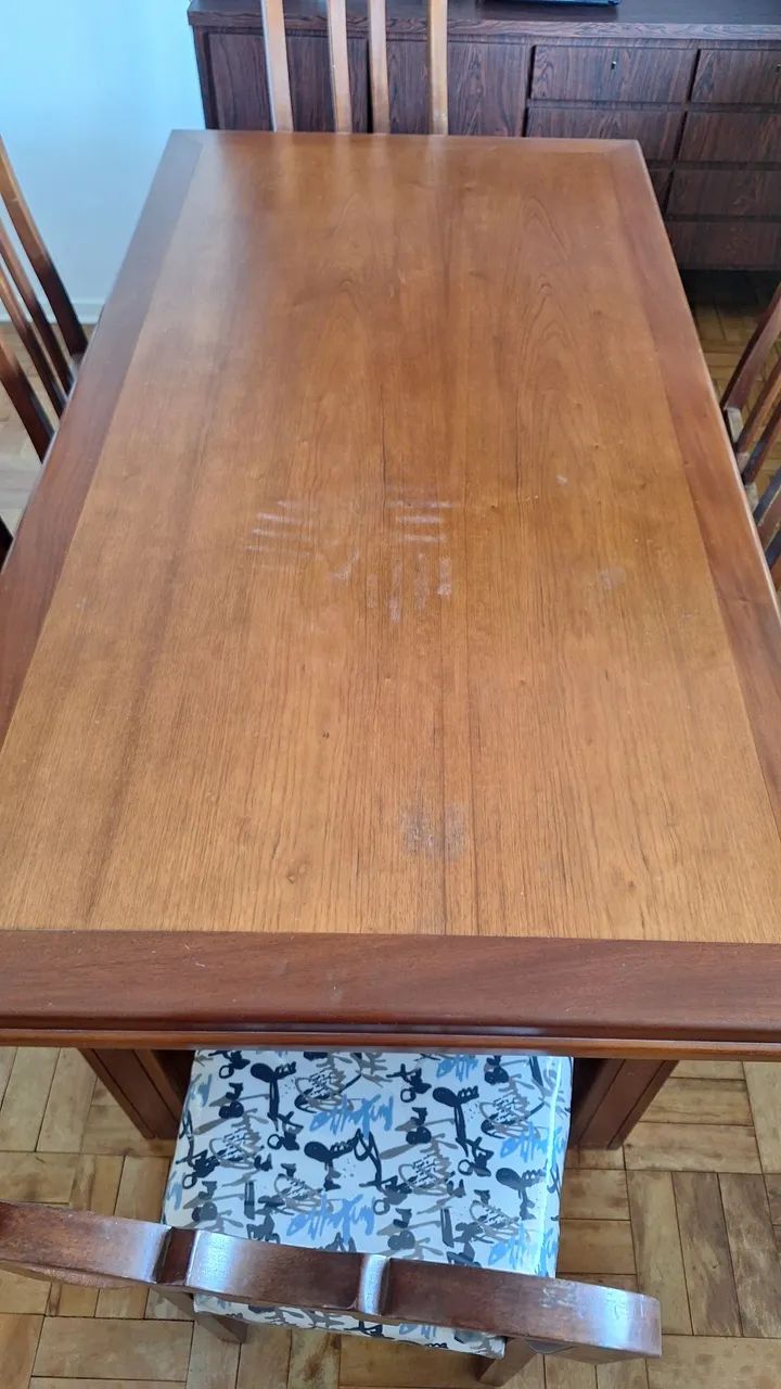Mesa com 6 cadeiras madeira maciça  - Foto 2