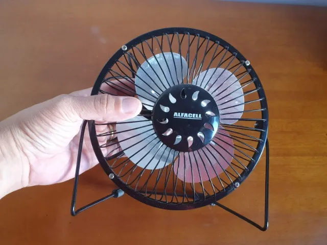 Ventilador de mesa ligado por USB