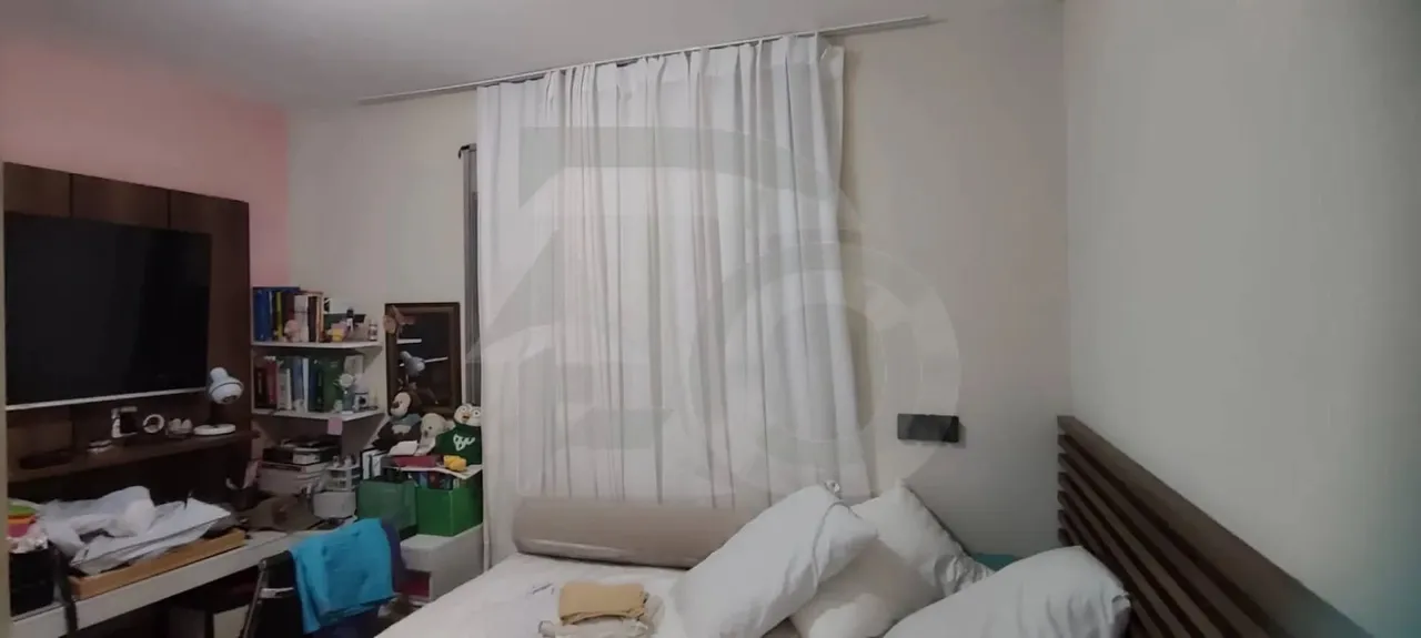 Apartamento no Condomínio Vivendas do Rio com 3 Quartos e Vaga de Garagem.