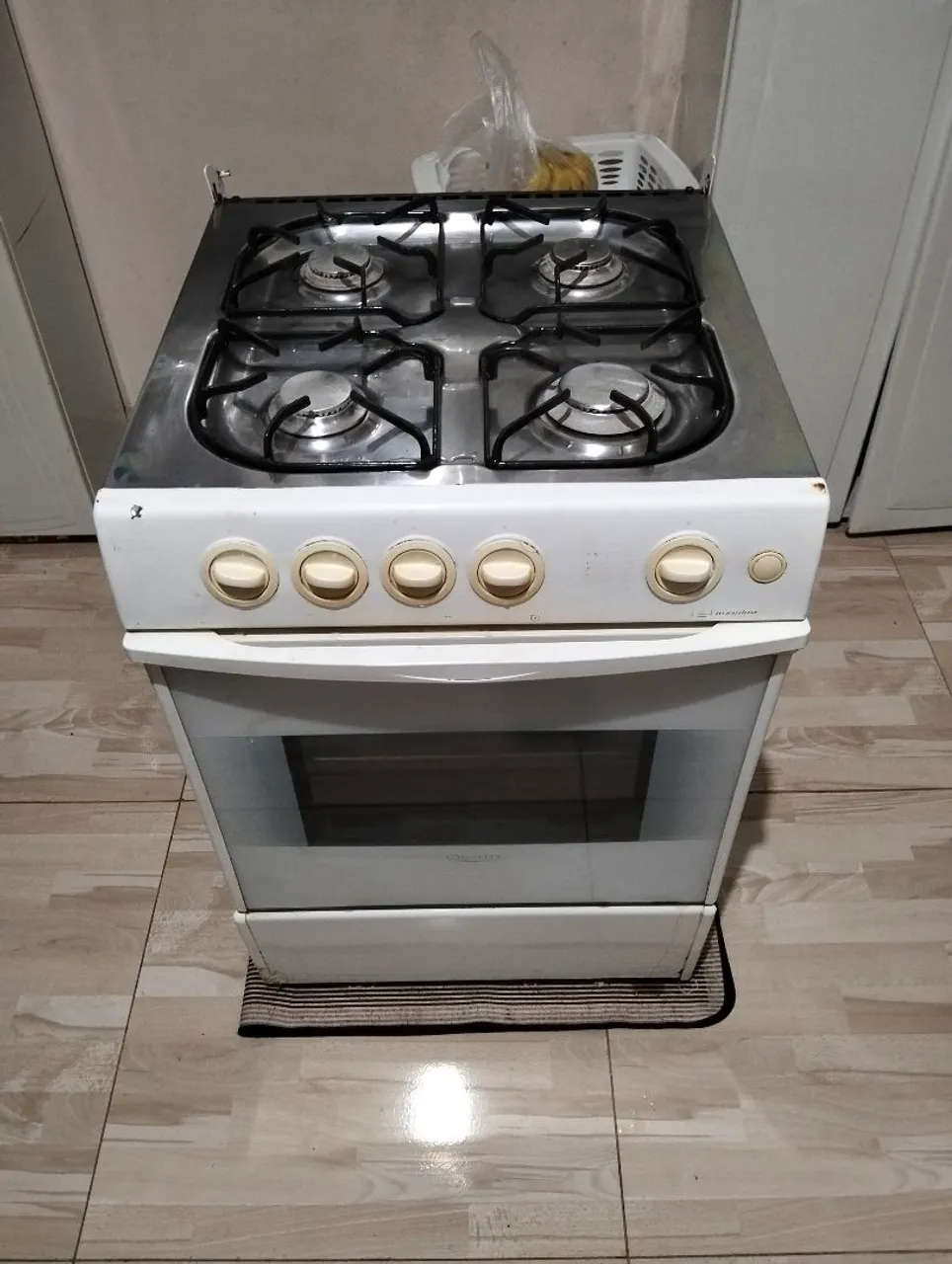 Fogão 4 bocas com forno