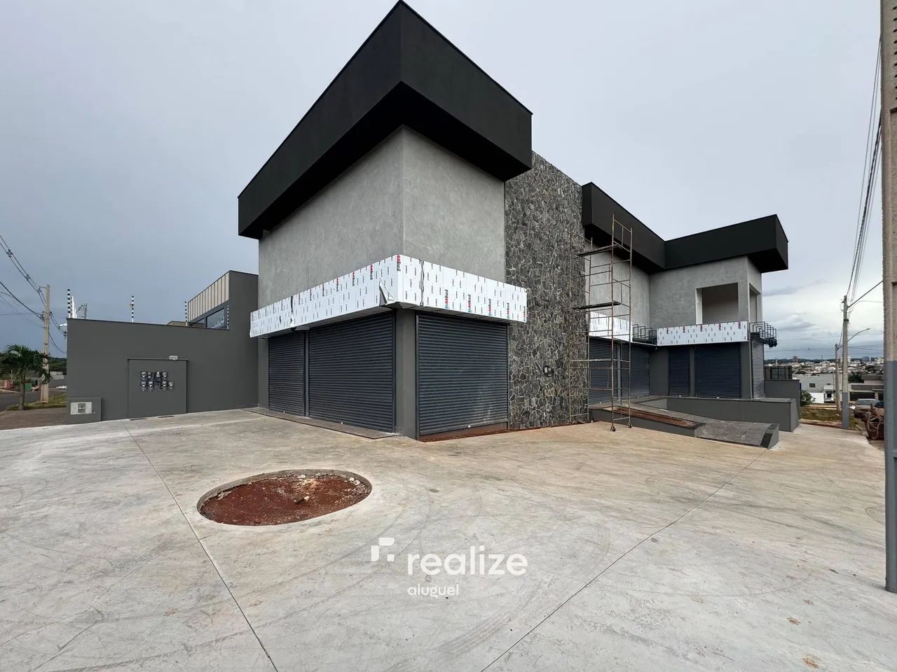 Sala comercial disponível para locação, localização privilegiada próximo ao Buriti Shoppin
