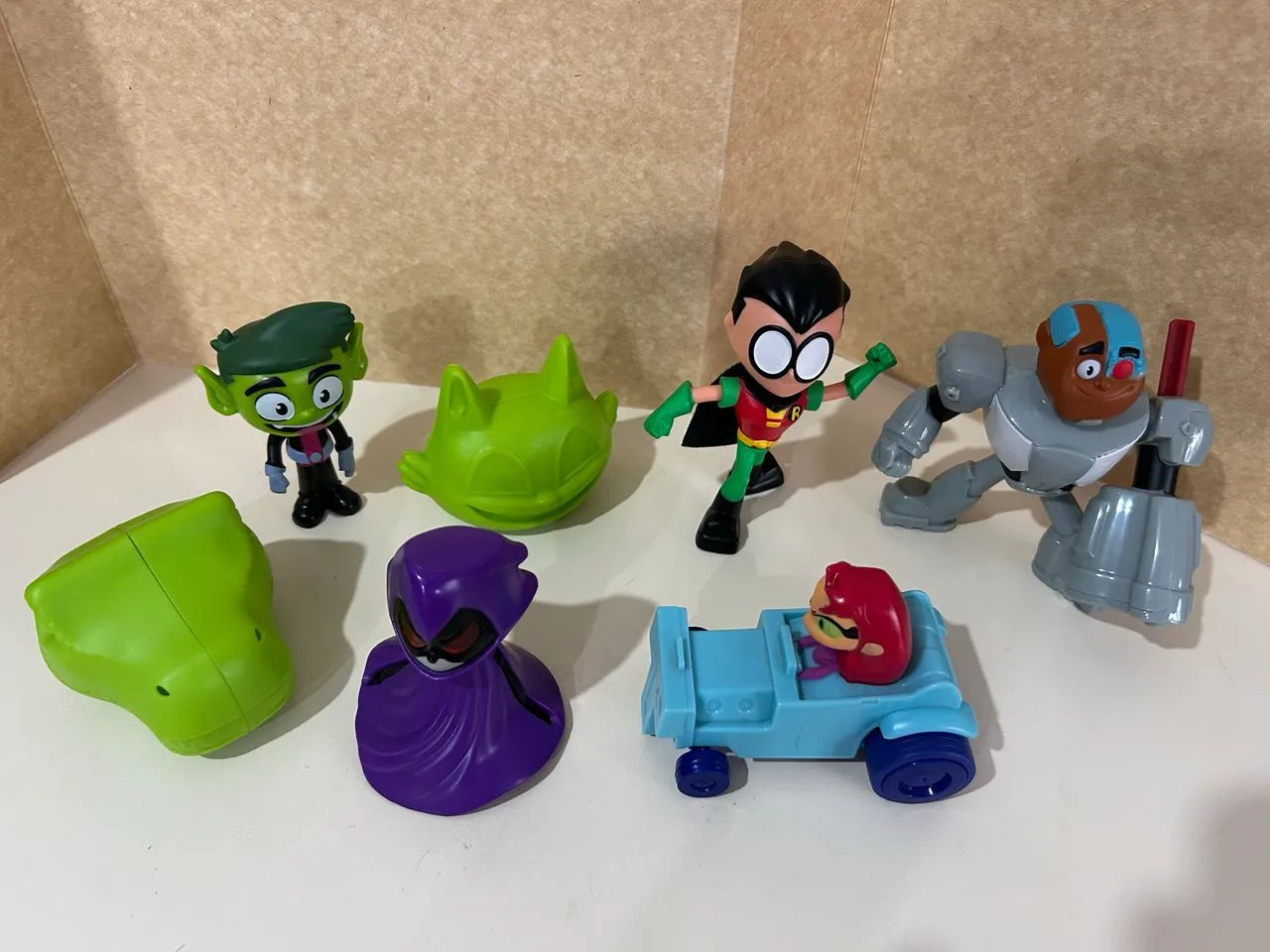 Personagens Jovens Titãs64728147952515121