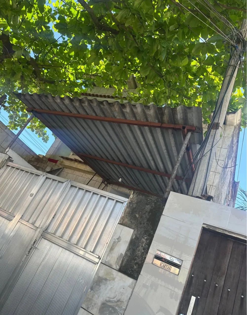 Selling complete roof urgently.64629163595393122