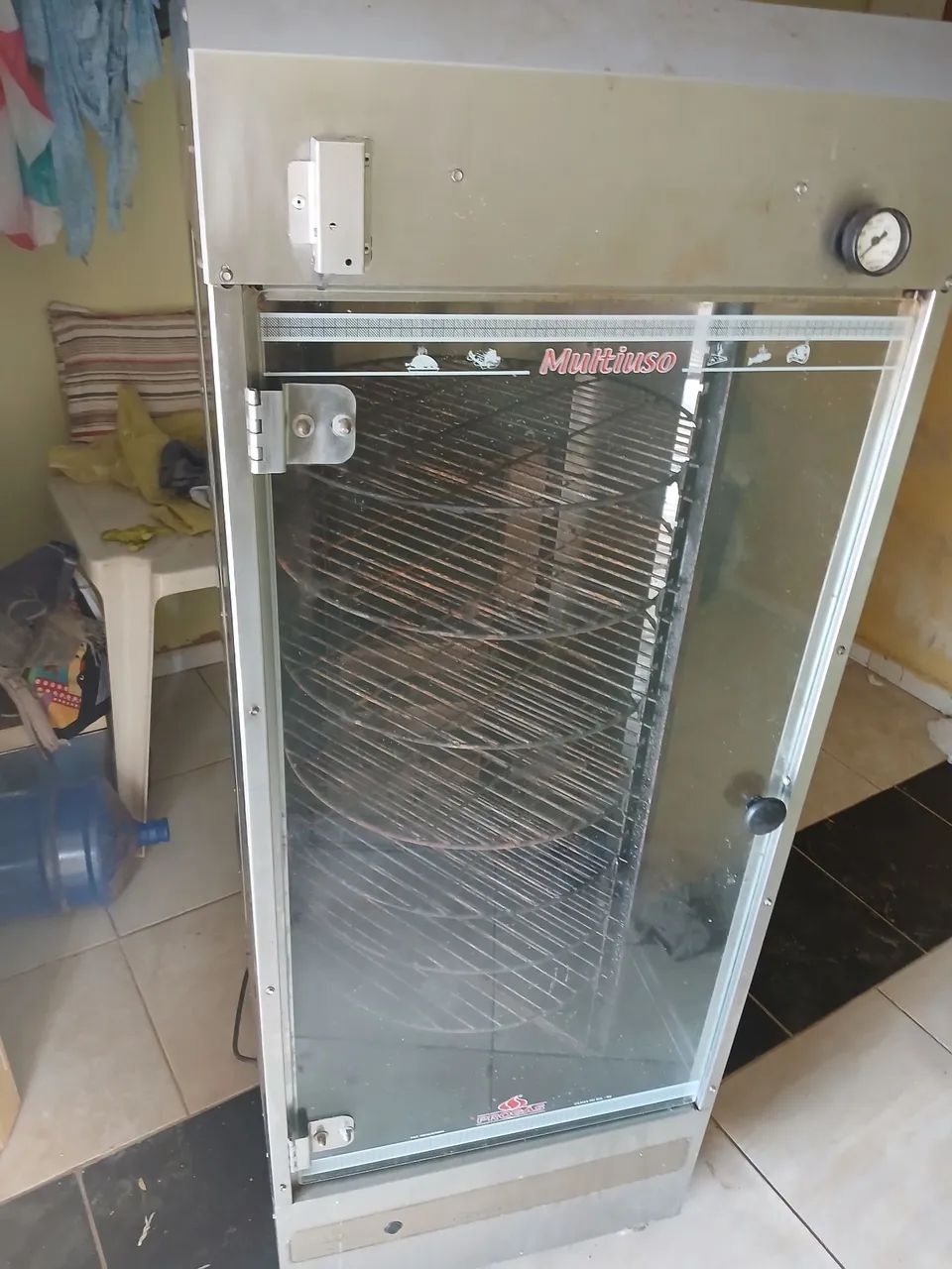 Vendo máquina de asar frango com capacidade de até trinta frango  - Foto 2