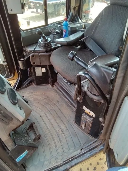 Trator de Esteira Caterpillar D8T - Foto 5