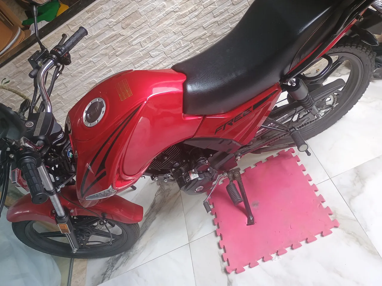 Moto Free 125cc Vermelha - Excelente Estado!