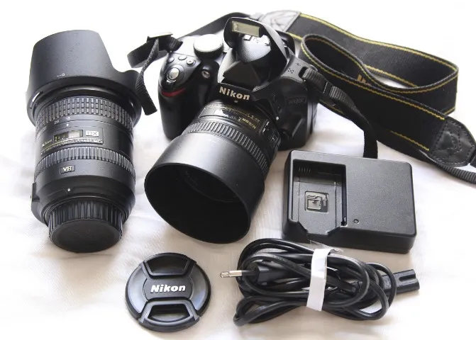 Câmera Nikon D3200 com 02 Lentes