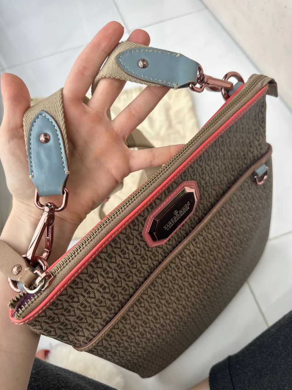 VICTOR HUGO ORIGINAL - BOLSA TRANSVERSAL - Foto 5