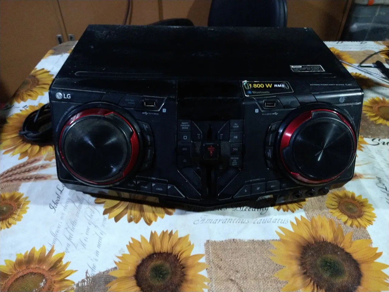 Sucata de aparelho de Som LG mod. CJ 87 p/ peças ou conserto.