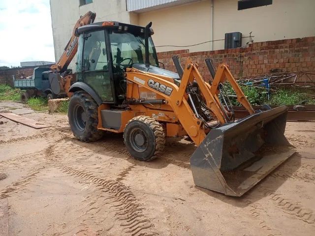 Retroescavadeira Case 580N ano 2016
