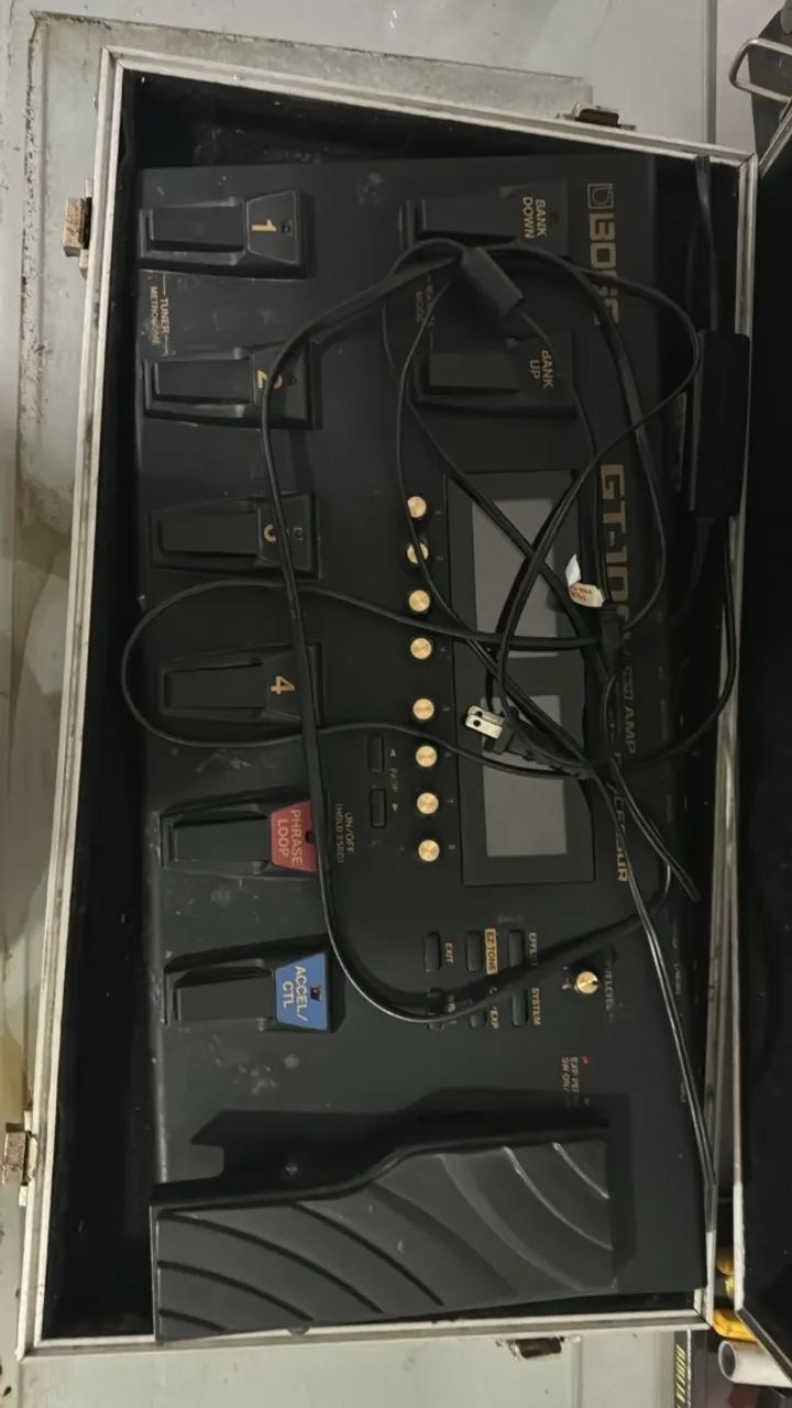 Pedaleira gt100 Boss (guitarra)