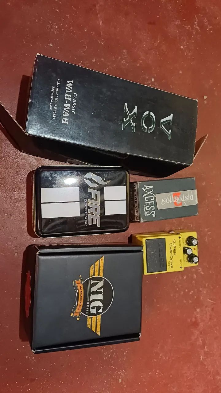 Pedais diversos.64290469797251120