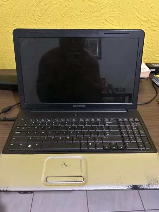 Notebook COMPAQ 4 gb ?leia?