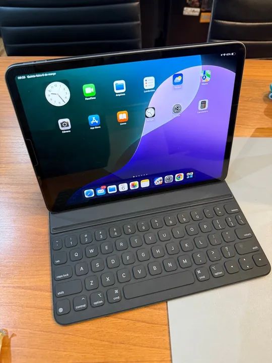 iPad Pro 11- 4ª geração- Capa com teclado original Apple - Cinza espacial - Foto 4
