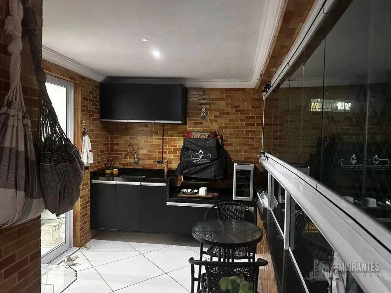 Apartamento à venda no Canto do Forte, em Praia Grande SP