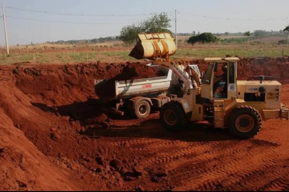 Terraplanagem, limpeza de terrenos, aterro, demolição, perfuração de brocas  - Foto 3