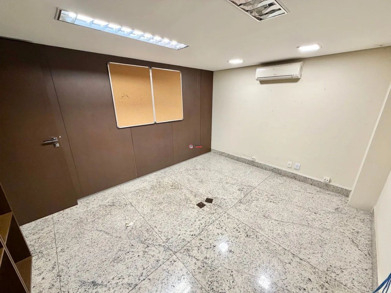 Sala com 150m² e 02 vagas de garagem para locação - Foto 4