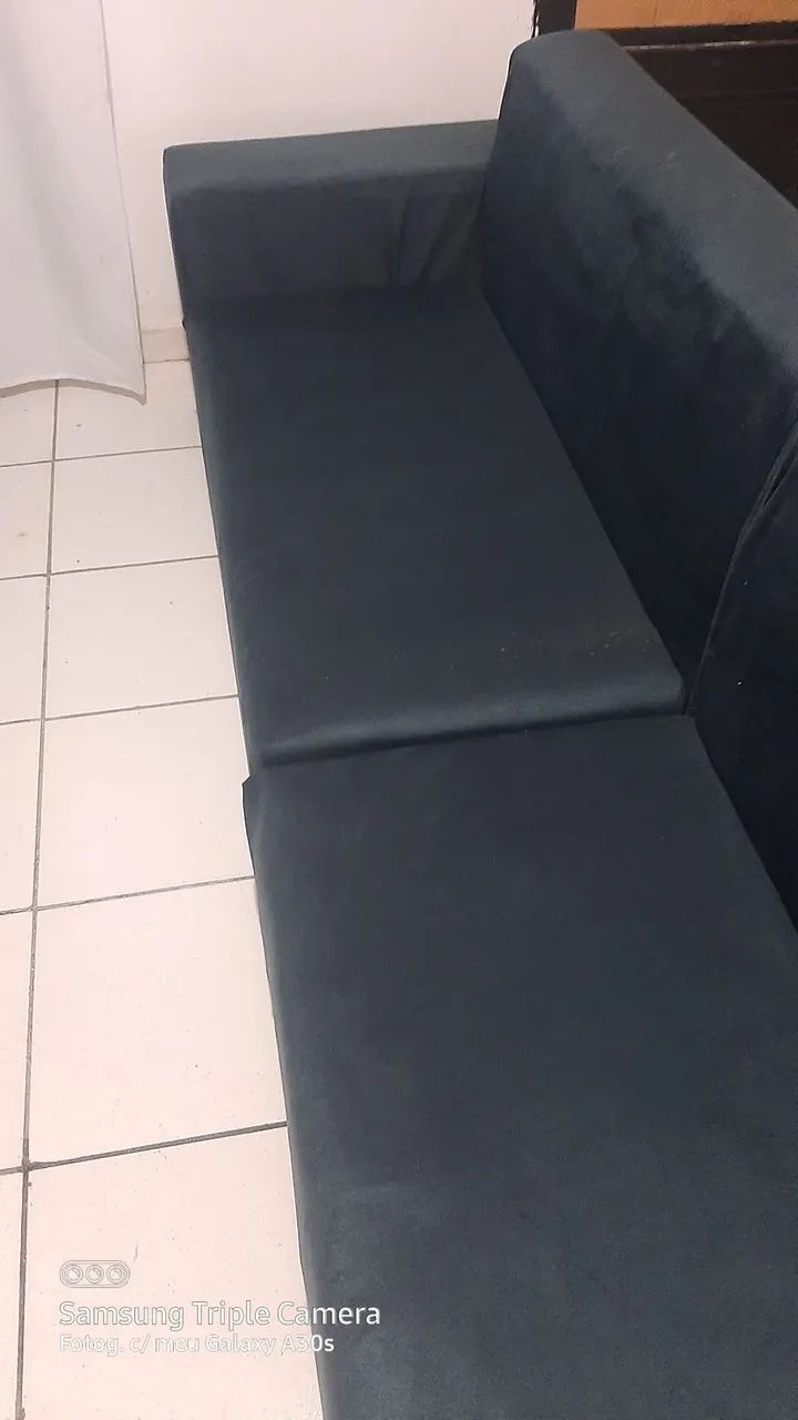 Sofá 3 Lugares em Suede novo  - Foto 4