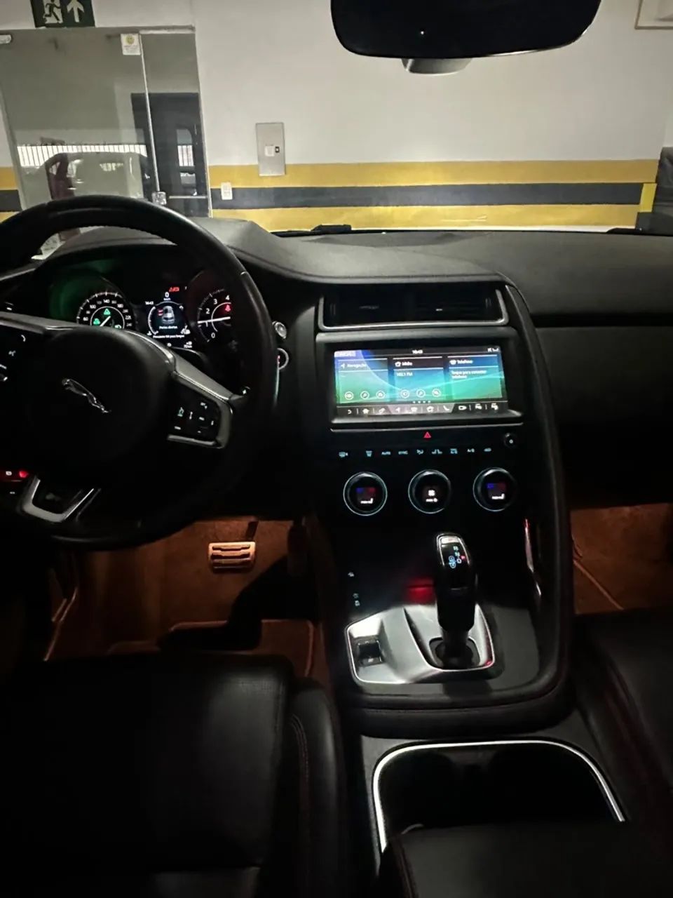 Jaguar E-Pace First Edition 2.0 AWD 249cv Aut. 2018 - Foto 3