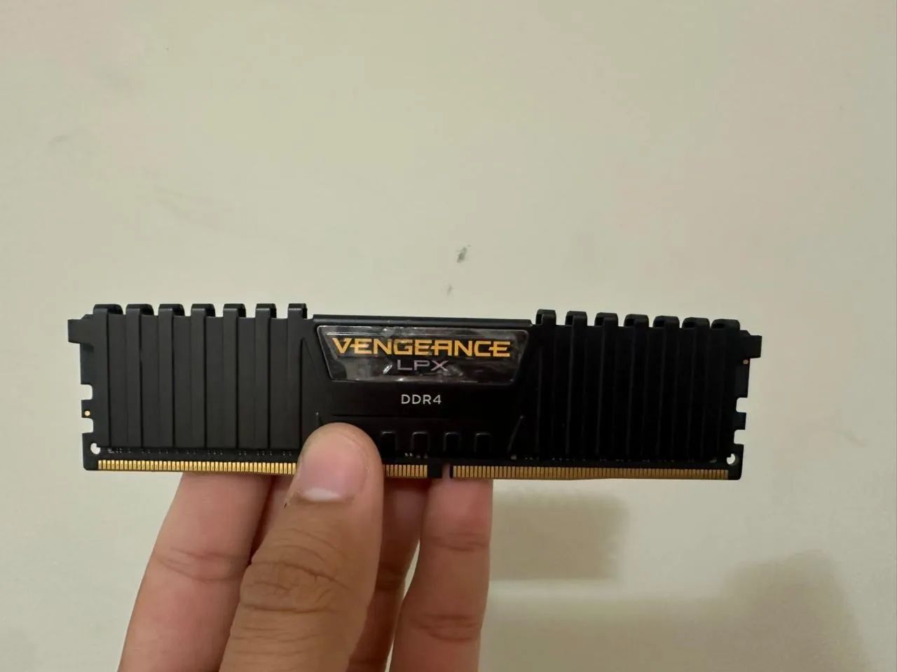 MEMÓRIA RAM CORSAIR VENGEANCE LPX 16GB 