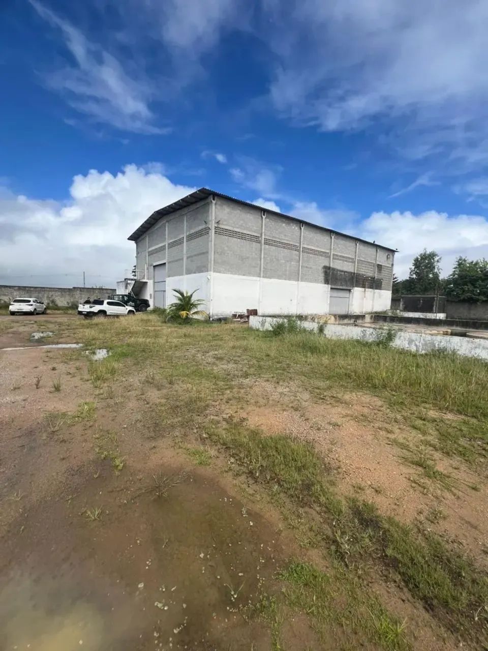 Galpão com 600 m2 e amplo pátio próximo a BR 101em Conde PB