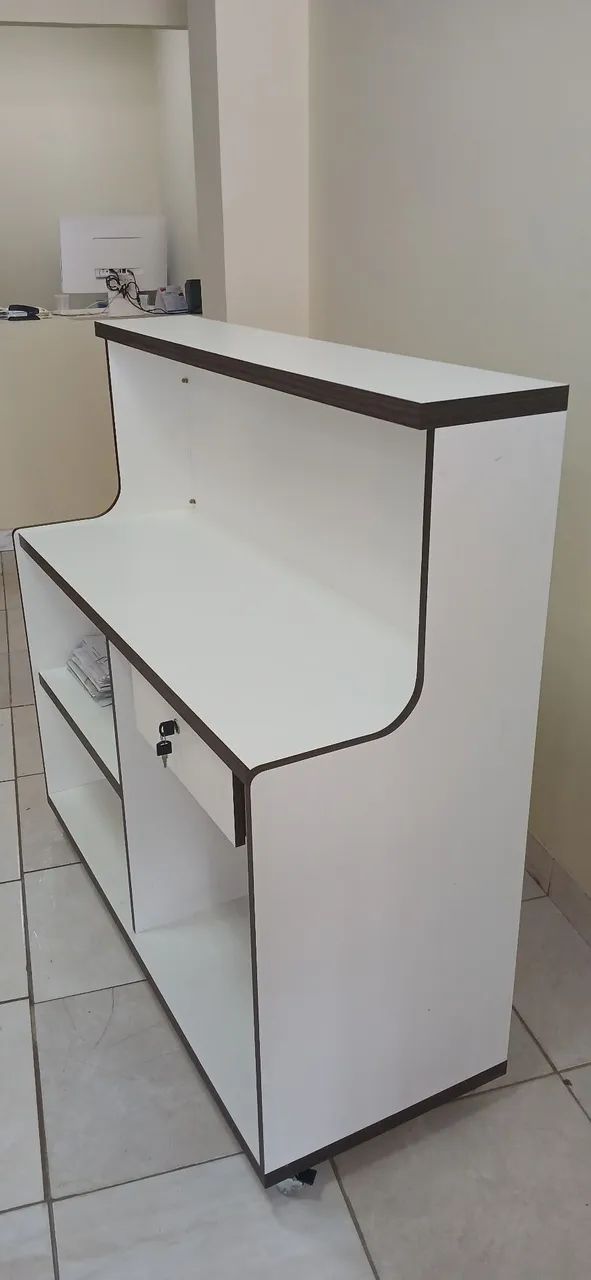 Balcão em MDF para lojas 