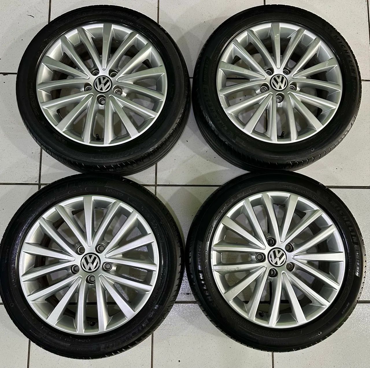Jg roda Orignal Vw Jetta Tsi Aro 17 5x112 + Pneu Michelin - Peças