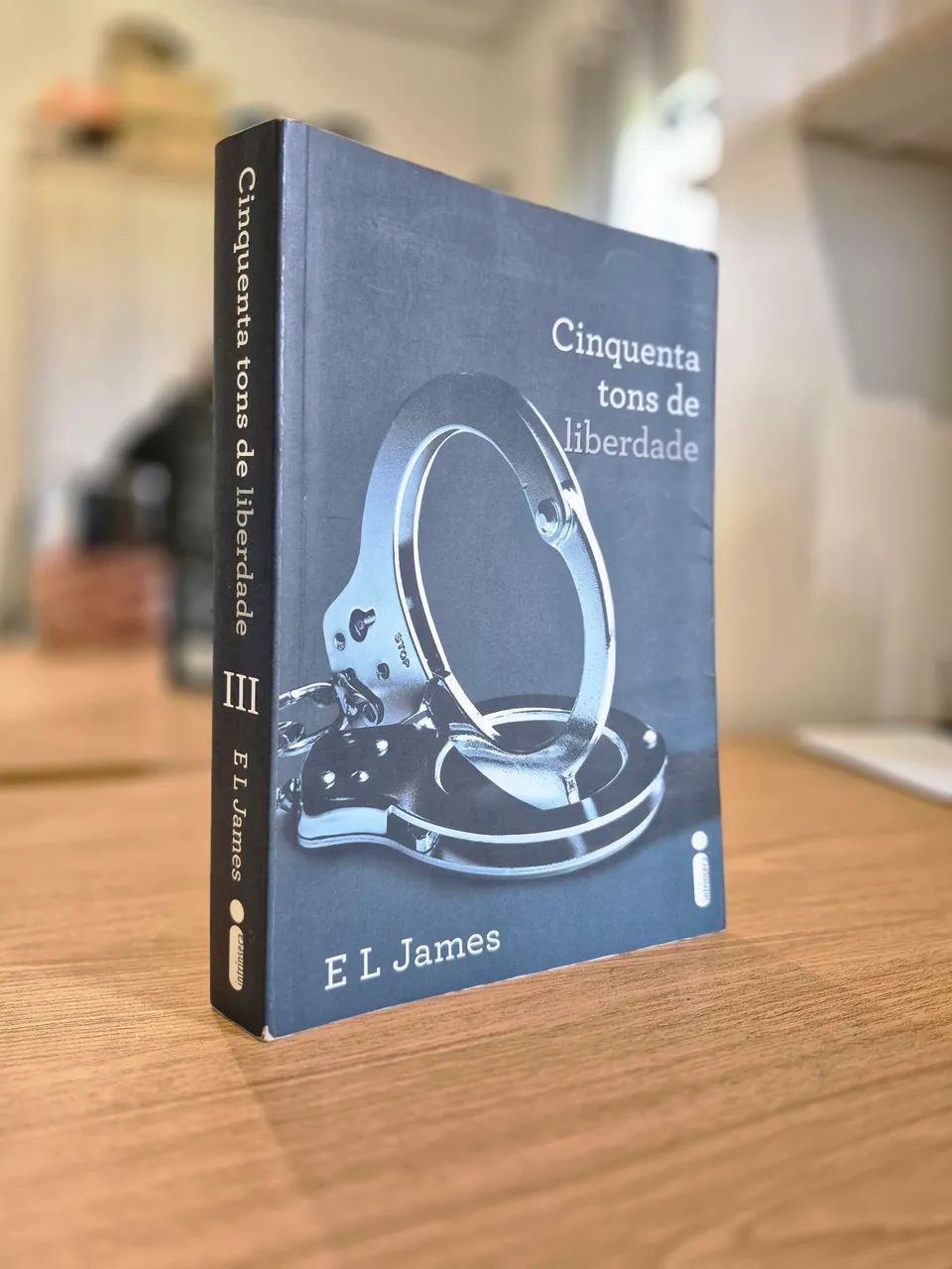 Livro 50 tons de liberdade