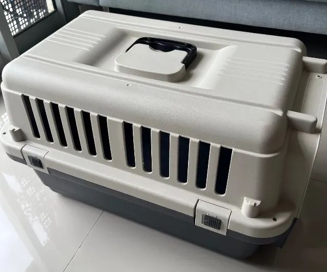 Caixa de transporte para cães e gatos 