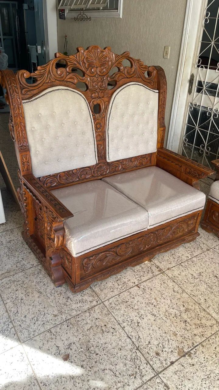 Conjunto de Sofá 2 e 3 Lugares e 1 Poltrona de Madeira  - Foto 2