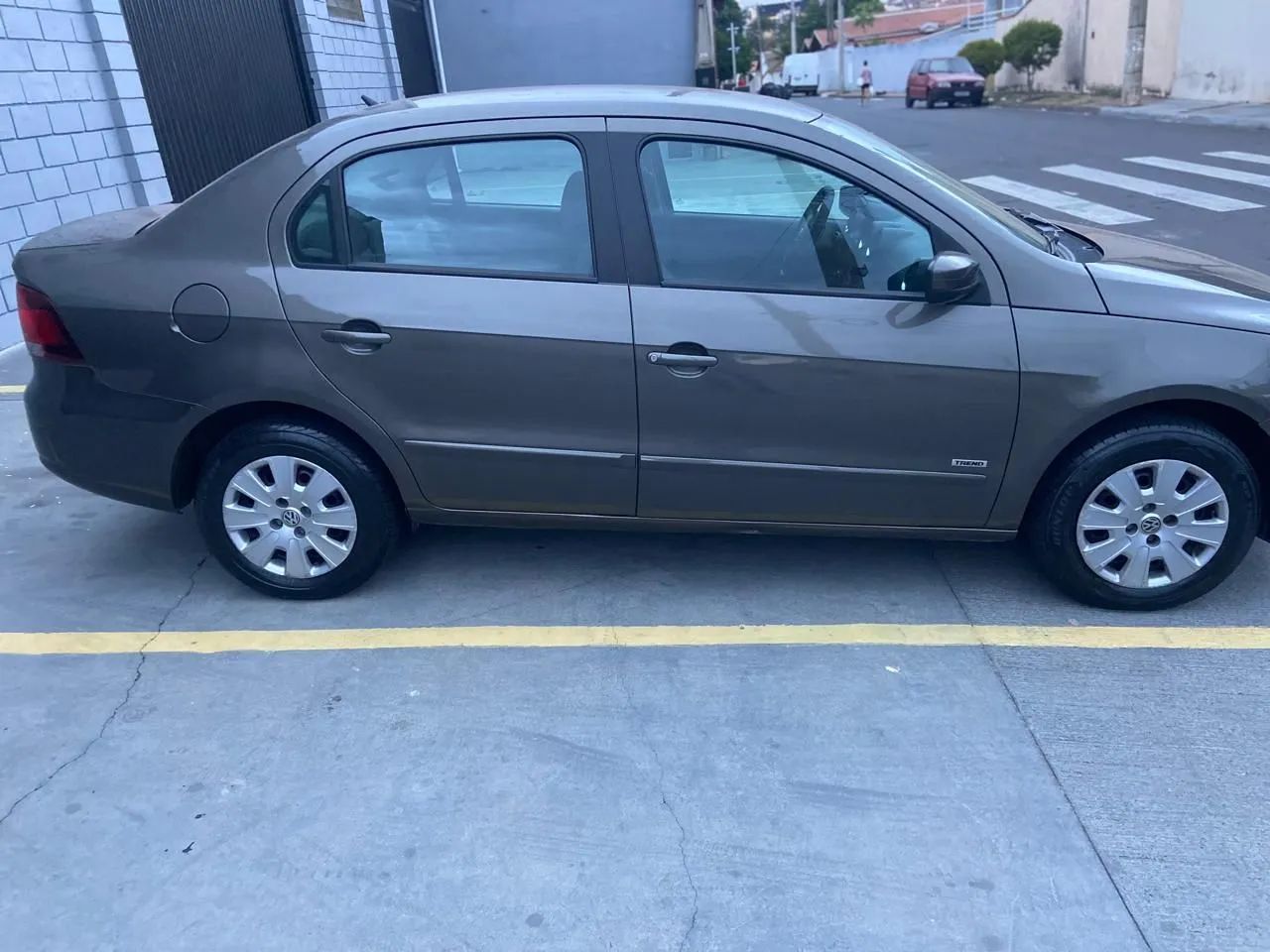 Volkswagen Voyage VOYAGE 1.0/1.0 City Mi Total Flex 8V 4p 2010