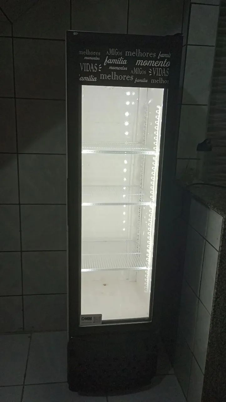 Geladeira expositora slim 