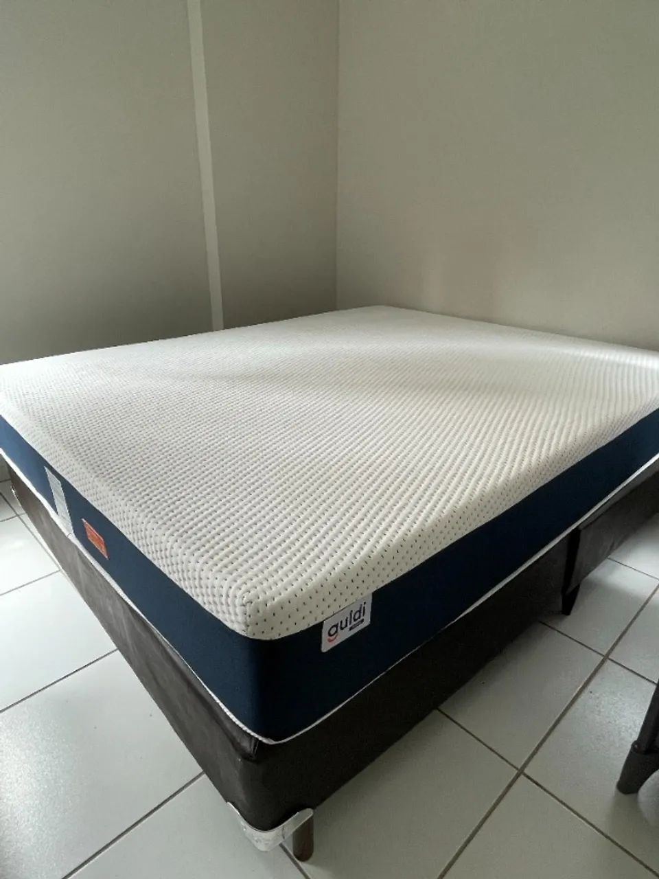 Cama Queen Guldi + box ortobom + protetor impermeável - Foto 3