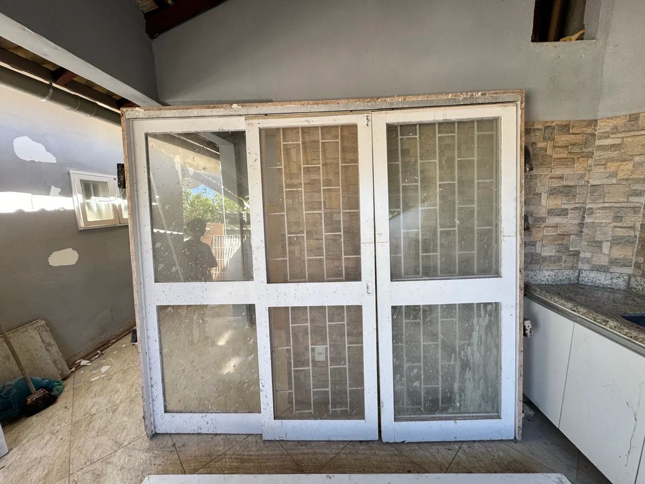 Porta de correr em madeira maciça 440256046102620161