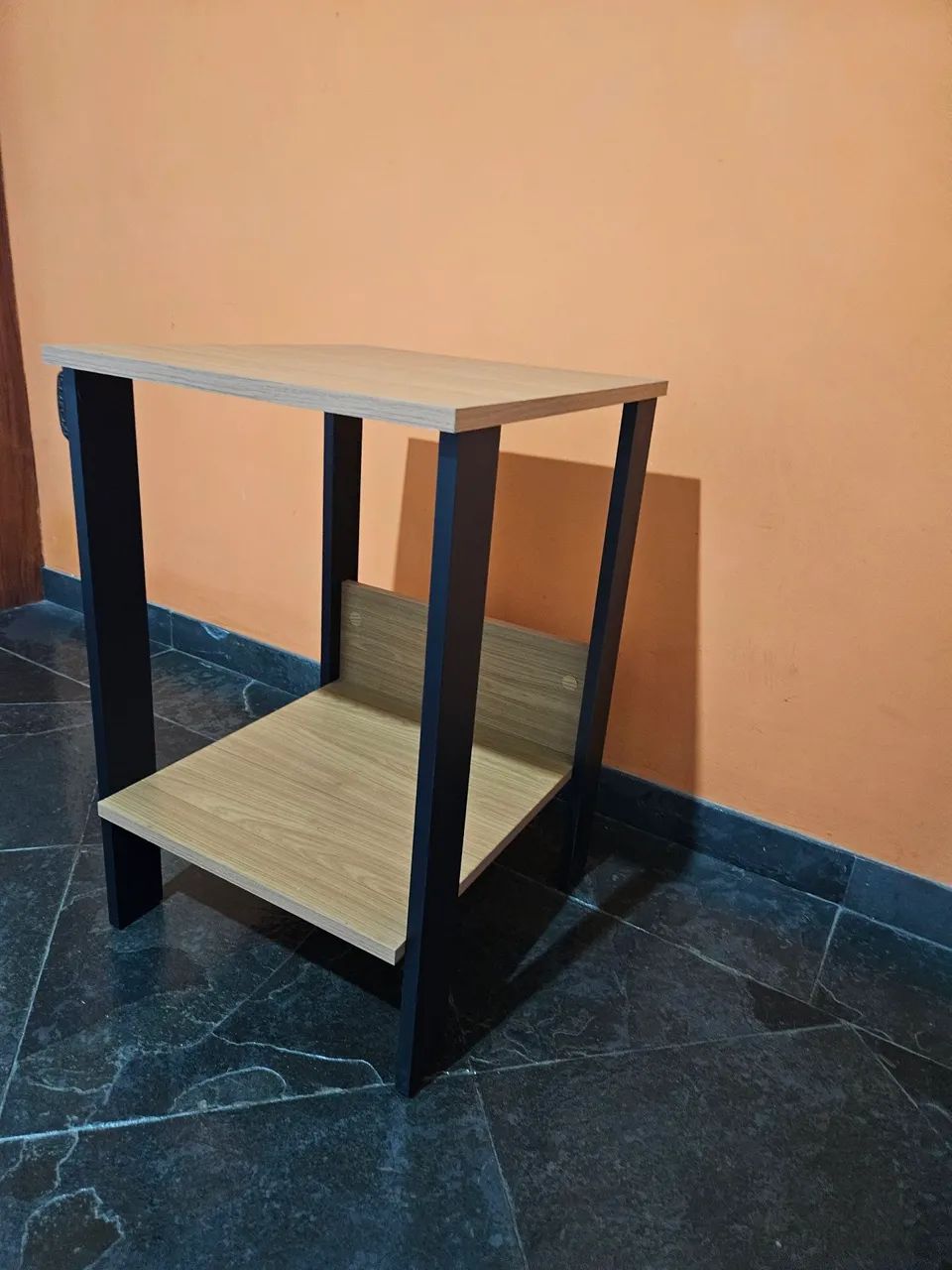 Mesa lateral quadrada freijó preta