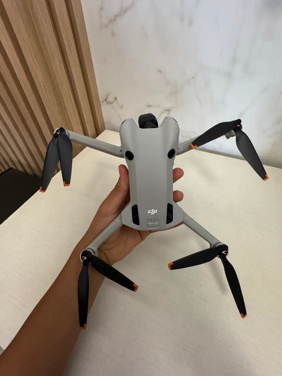 DRONE DJI MINI 4 PRO FLY MORE COMBO PLUS - Foto 3