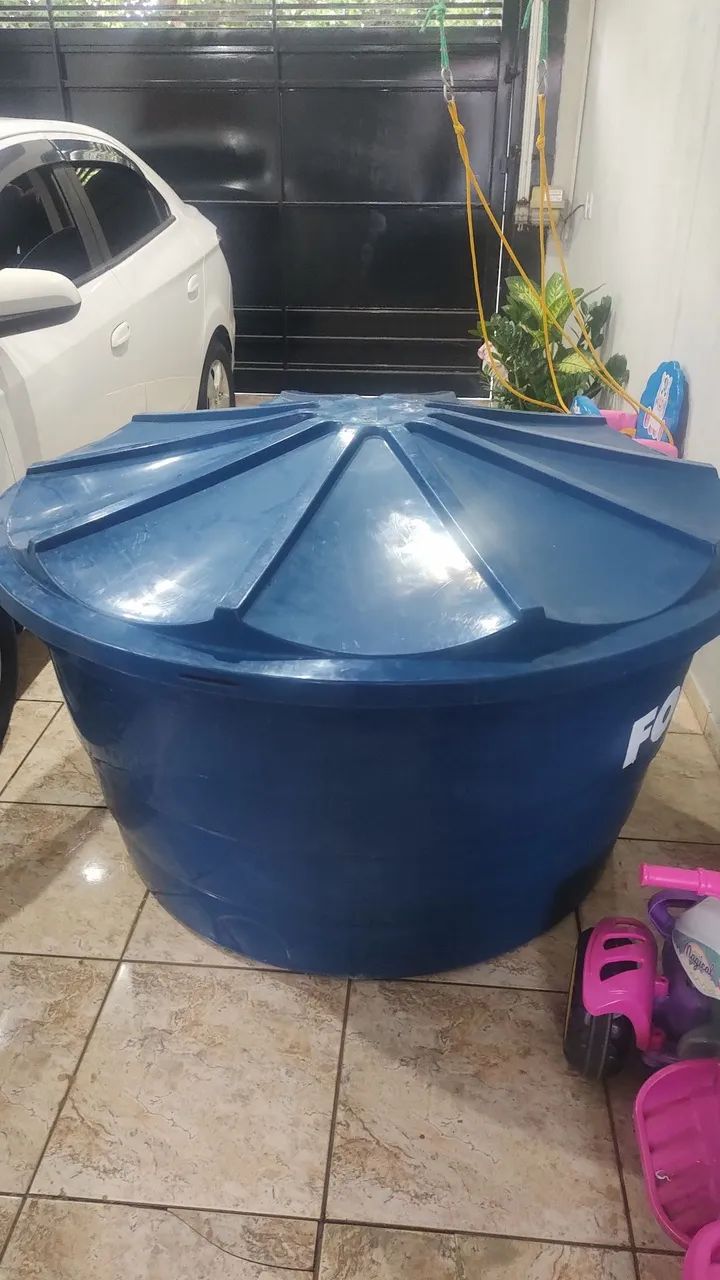 Caixa d água 1000 litros usada 