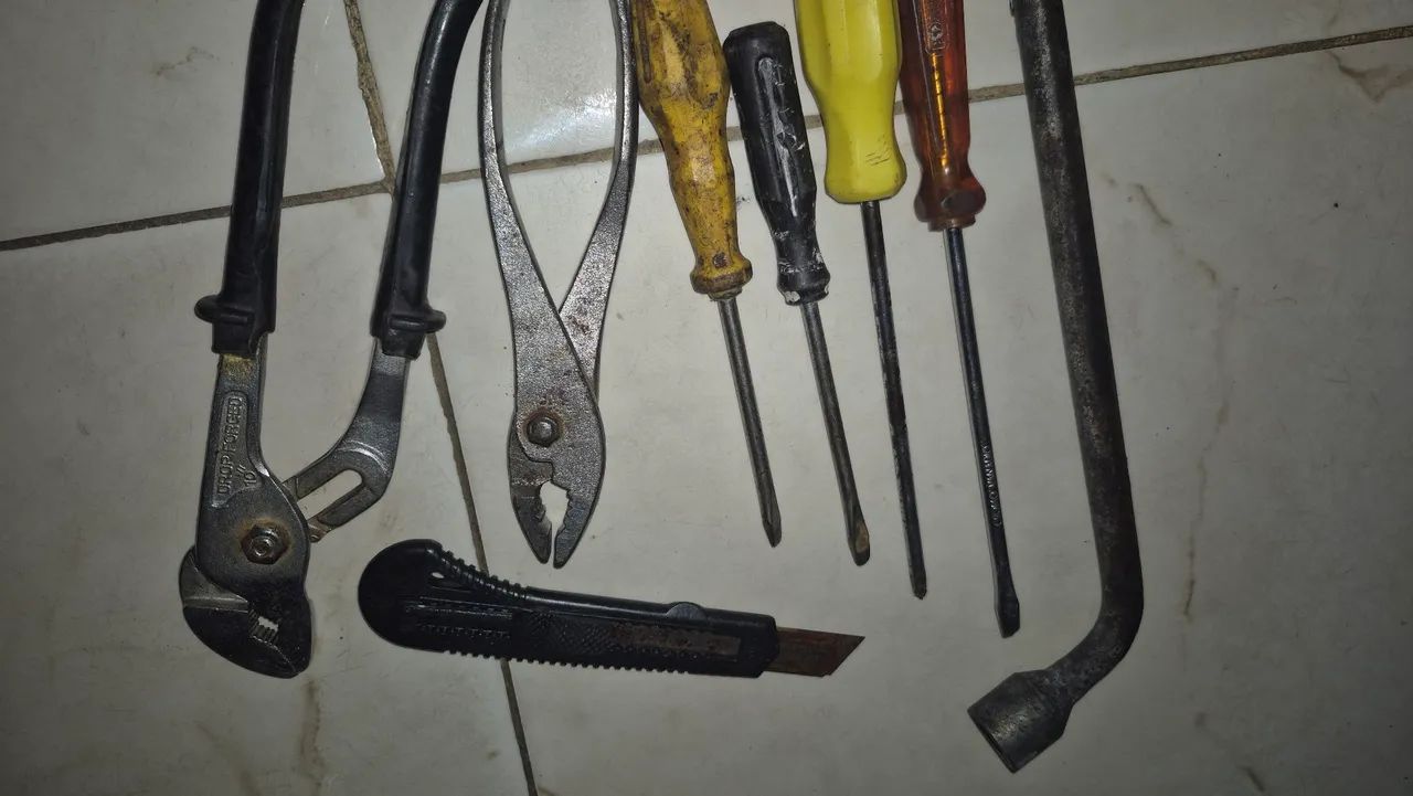 Ferramentas sortidas 417148039825336321