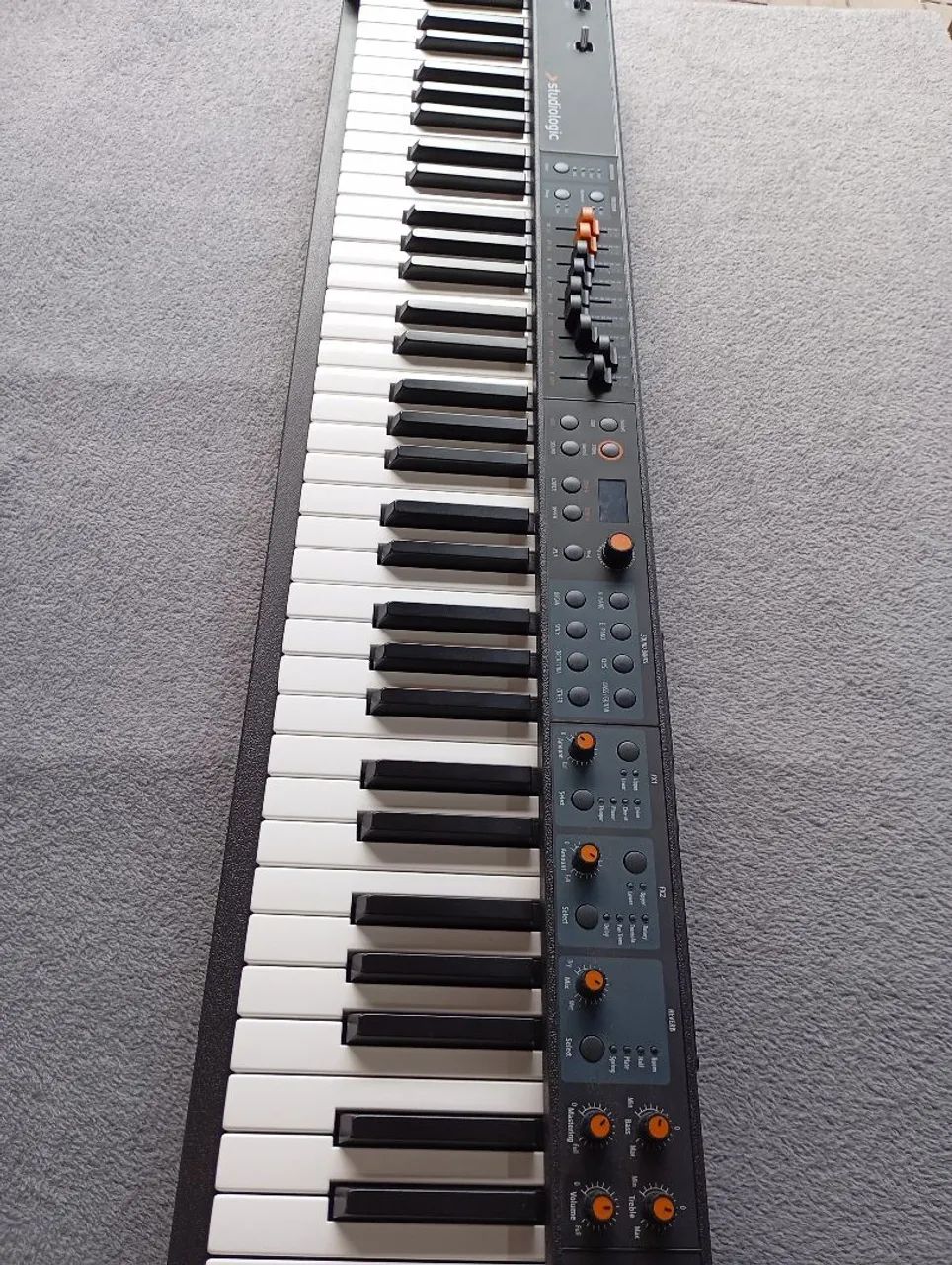 Piano digital Studiologic Numa compact 2x  - Foto 4