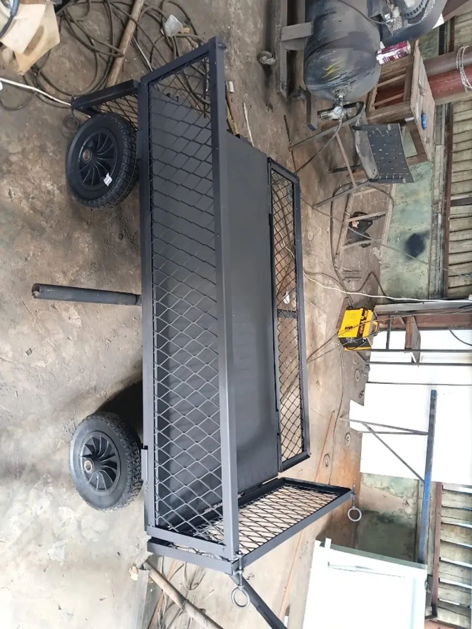 Carrinho plataforma com grades tela expandida - reforçado eixos e base - Foto 5
