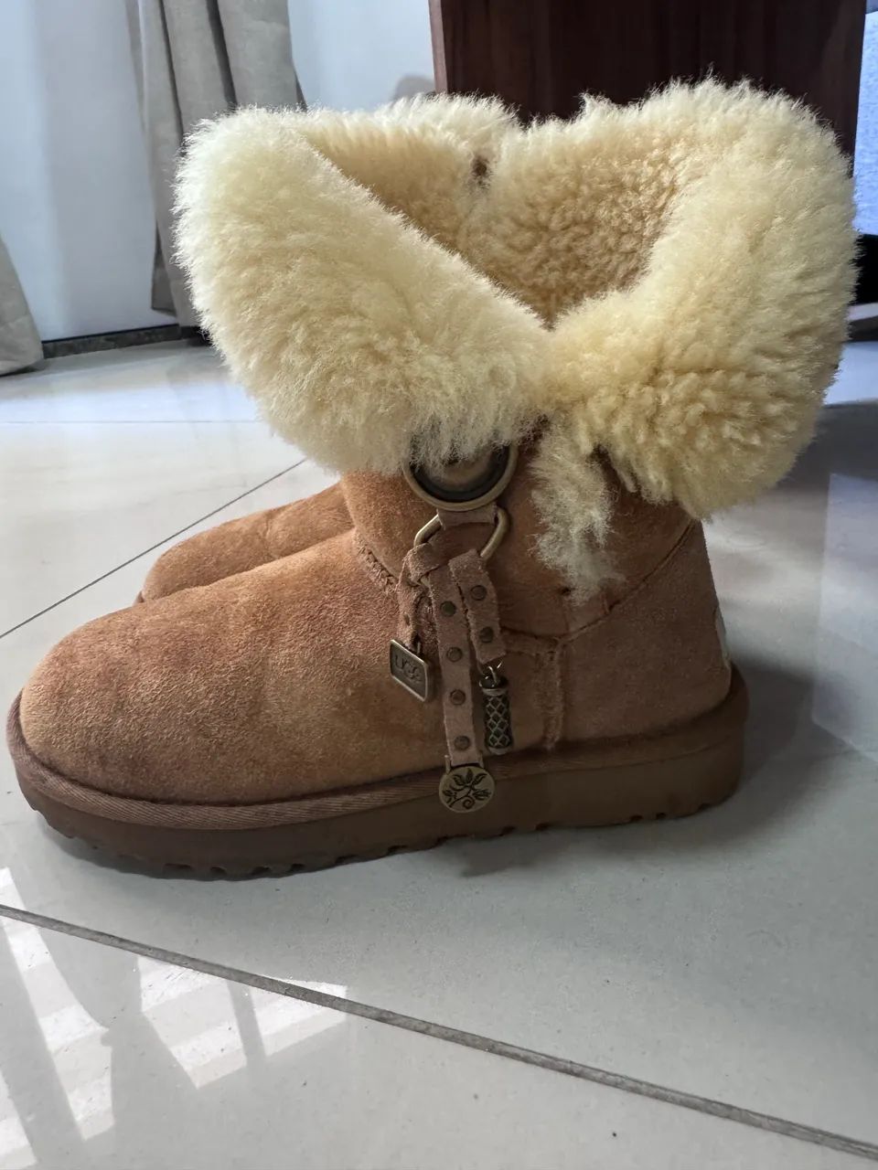 Bota UGG novíssima  - Foto 5