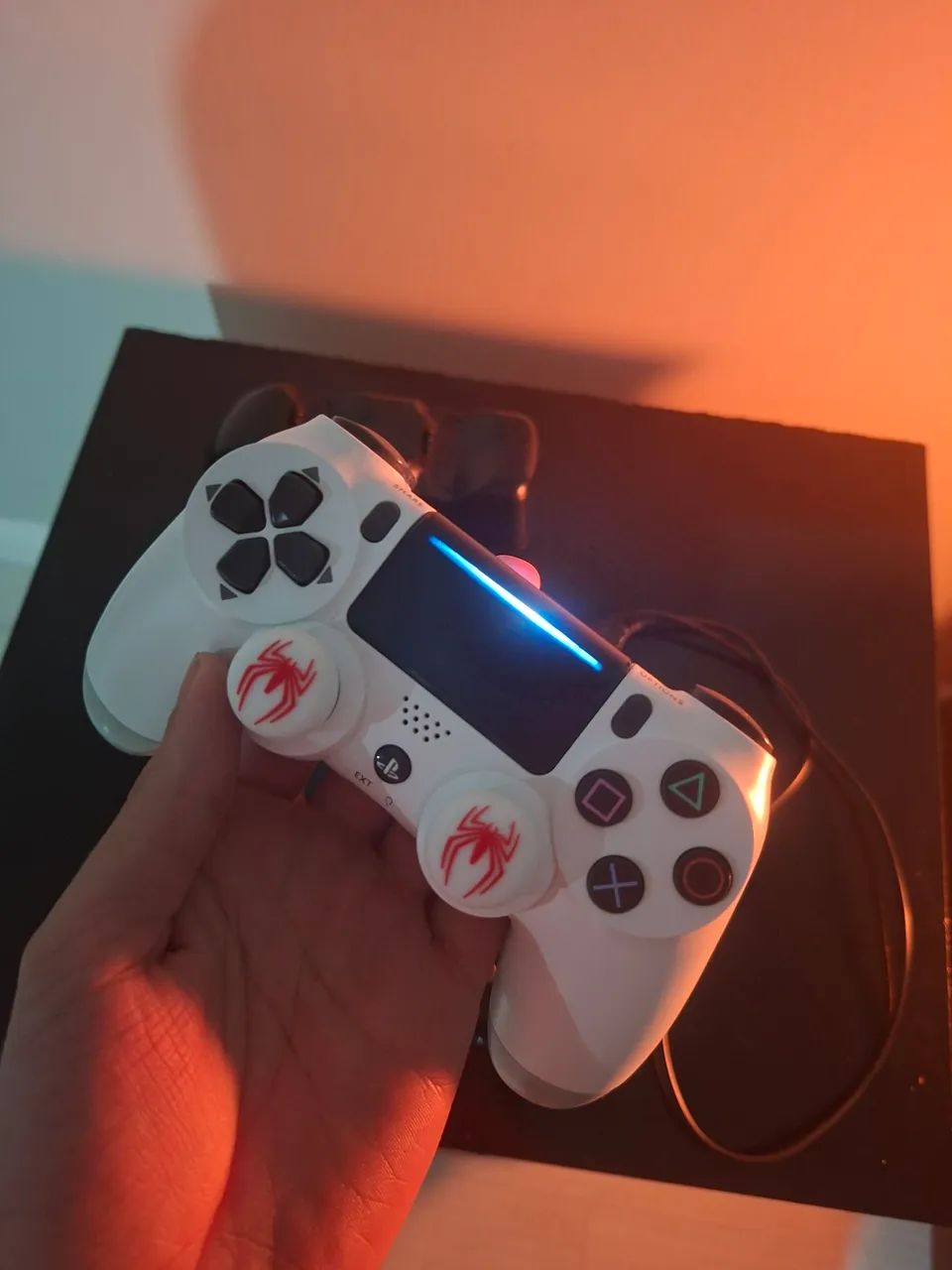 3 Controles, dois de PS4 e um Bluetooth - Foto 4