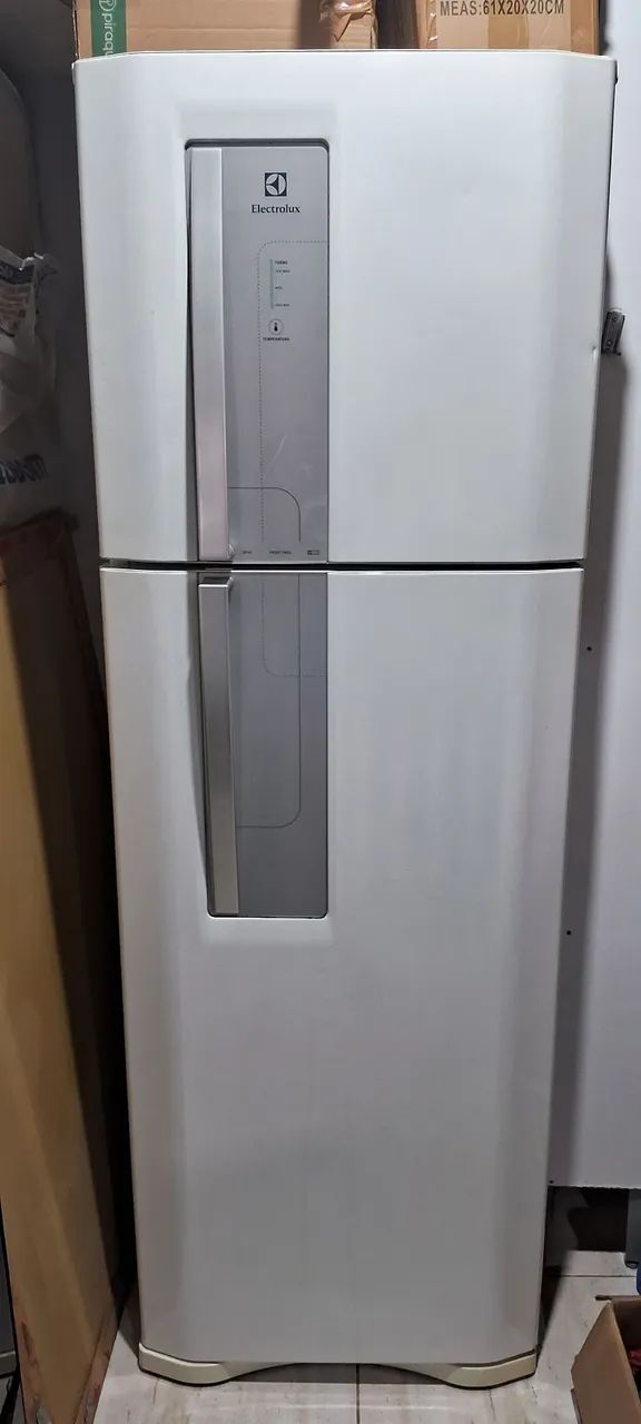 Geladeira Electrolux 382l modelo DF42