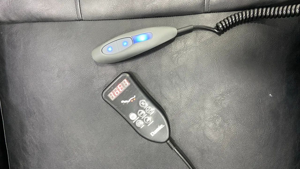 Poltrona automática com massagem . - Foto 3