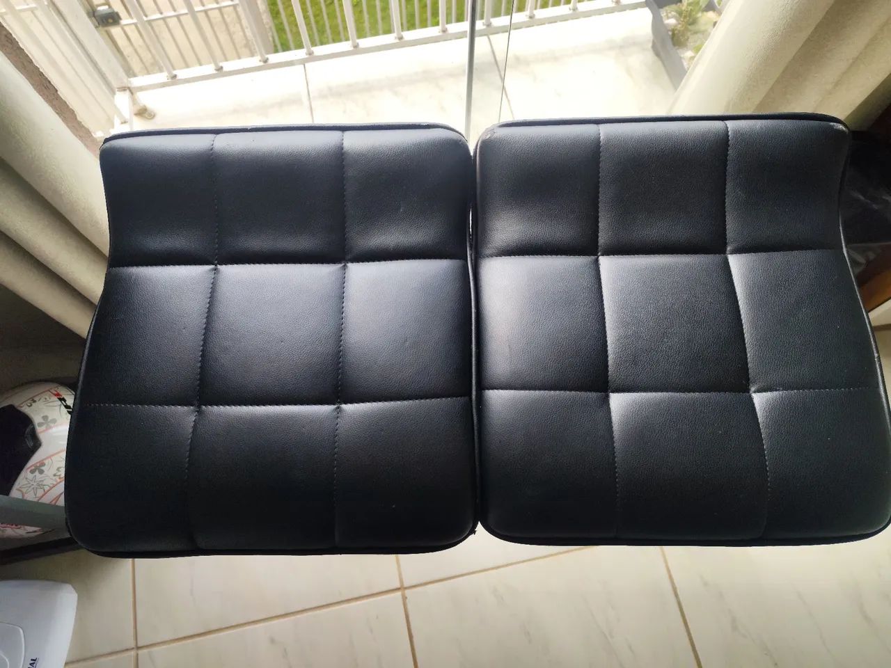 Banqueta alta regulável 