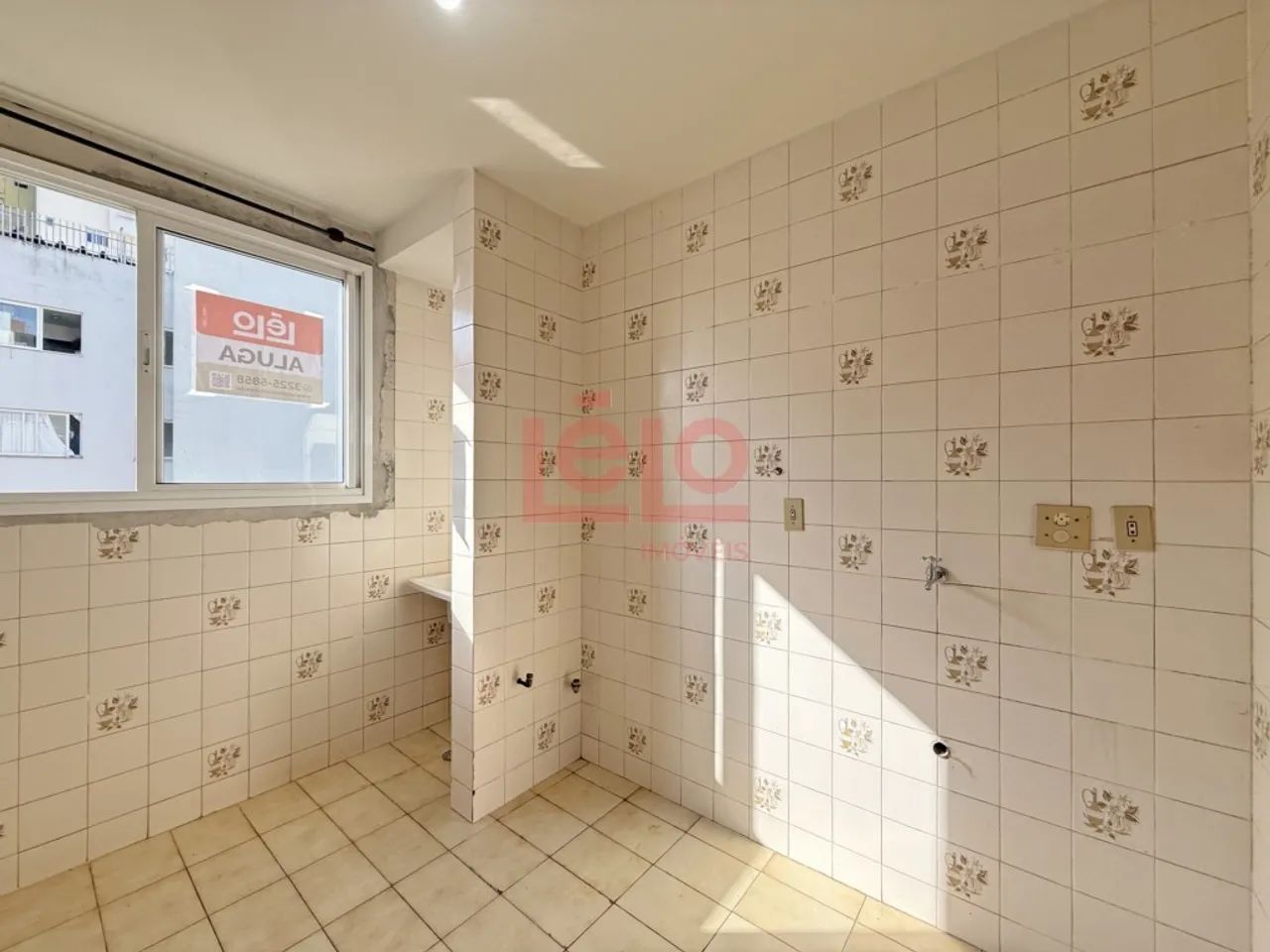 Apartamento de 2 quartos para alugar na Zona 07 em Maringá, com garagem coberta e próximo  - Foto 3