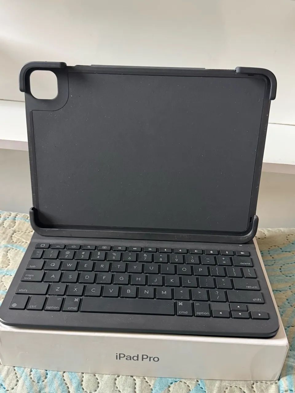 Apple iPad Pro 11 - 3° geração com Apple Pencil, Magic Mouse e capa com teclado - Foto 3