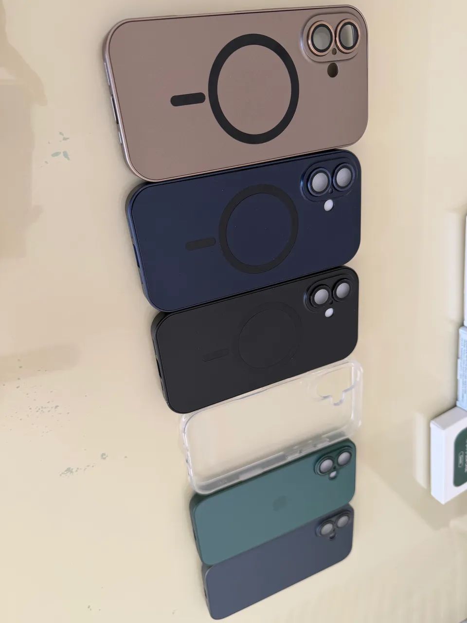 Capinhas p/ iPhone 16