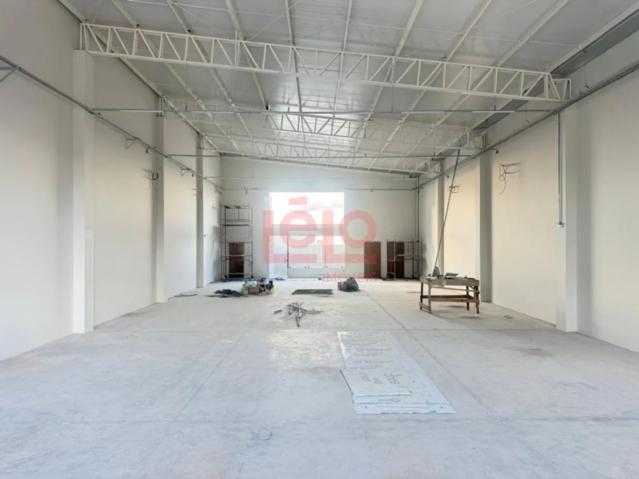 Barracão recém construído av dr Alexandre Rasgulaeff - Próximo ao Supermercado Amigão - Foto 3